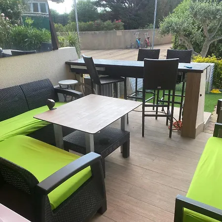Апартаменты Rez De Jardin Ou 4e Avec Ascenseur- Velo - Piscine -wifi-dans Le Village Naturiste-holidaysochic *
