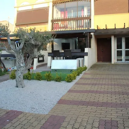Rez De Jardin Ou 4e Avec Ascenseur- Velo - Piscine -wifi-dans Le Village Naturiste-holidaysochic Апартаменты
