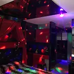 Rez De Jardin Ou 4e Avec Ascenseur- Velo - Piscine -wifi-dans Le Village Naturiste-holidaysochic Appartement *