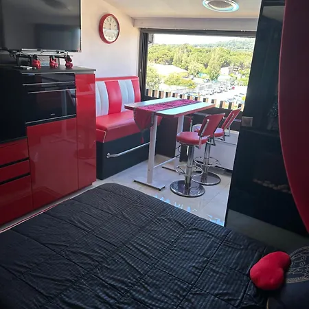Rez De Jardin Ou Ascenseur 4 Ieme Piscine -wifi-village Naturiste Holidaysochic