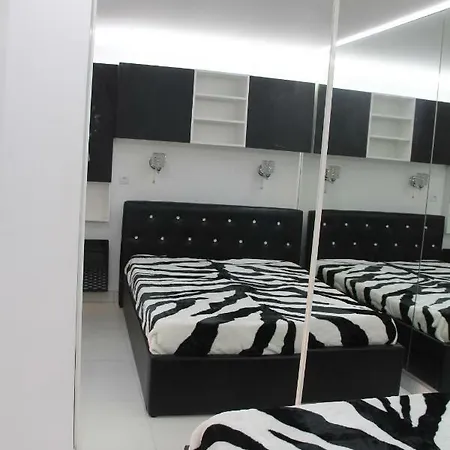 Apartment Rez De Jardin Ou 4e Avec Ascenseur- Velo - Piscine -wifi-dans Le Village Naturiste-holidaysochic