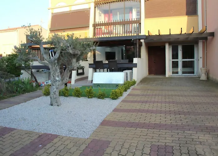 Rez De Jardin Ou Ascenseur 4 Ieme Piscine -wifi-dans Le Village Naturiste Holidaysochic Apartamento