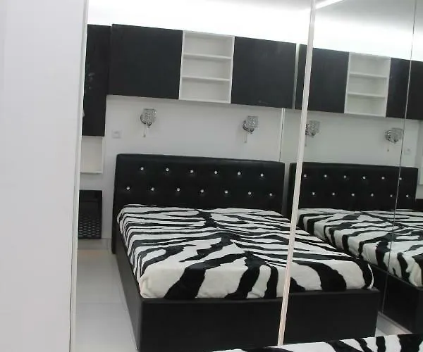 Apartman Rez De Jardin Ou Ascenseur 4 Ieme Piscine -wifi-dans Le Village Naturiste Holidaysochic