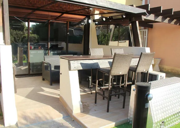 Rez De Jardin Ou Ascenseur 4 Ieme Piscine -wifi-dans Le Village Naturiste Holidaysochic Apartamento Agde
